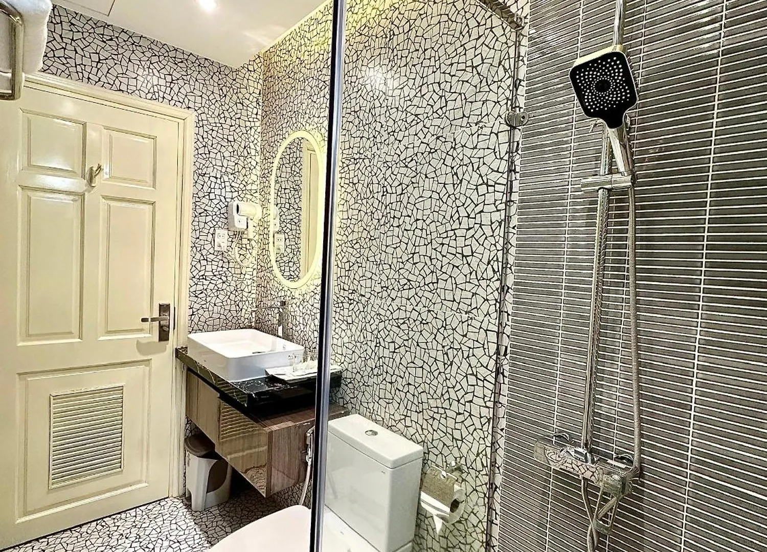 Hai Long Hotel 1 Vung Tau 2*,  Vietnam